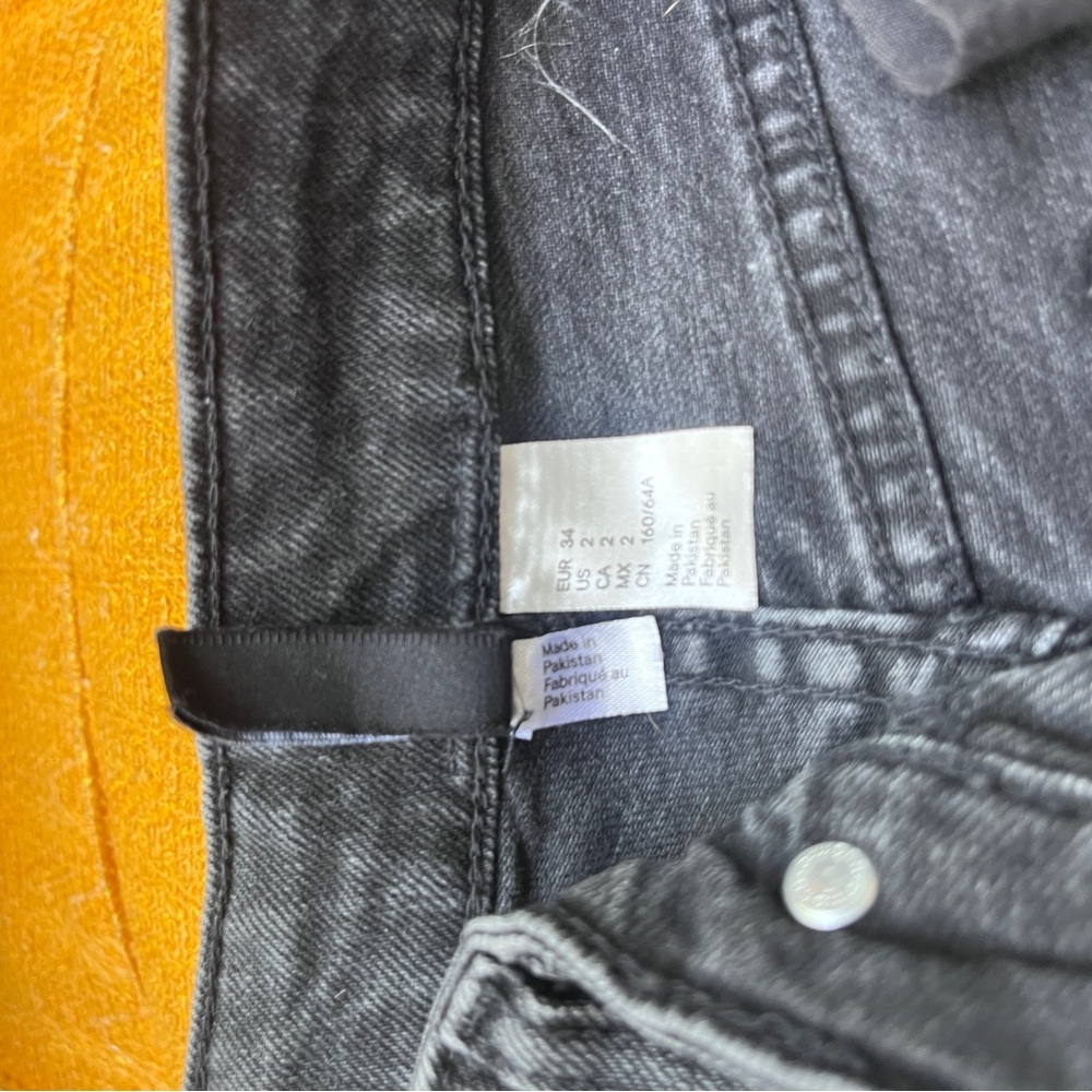 Women’s Black Denim Jeans - Picture 3 of 4